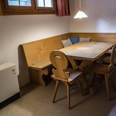 Apartment Haus 1 - 4.5 Haus In Ruhiger Wohngegend Mit Garten Laax